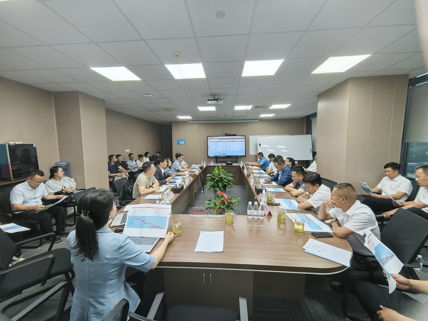 永平縣委書記李德琦、復旦大學常務副校長許征一行到訪國惠環境座談交流